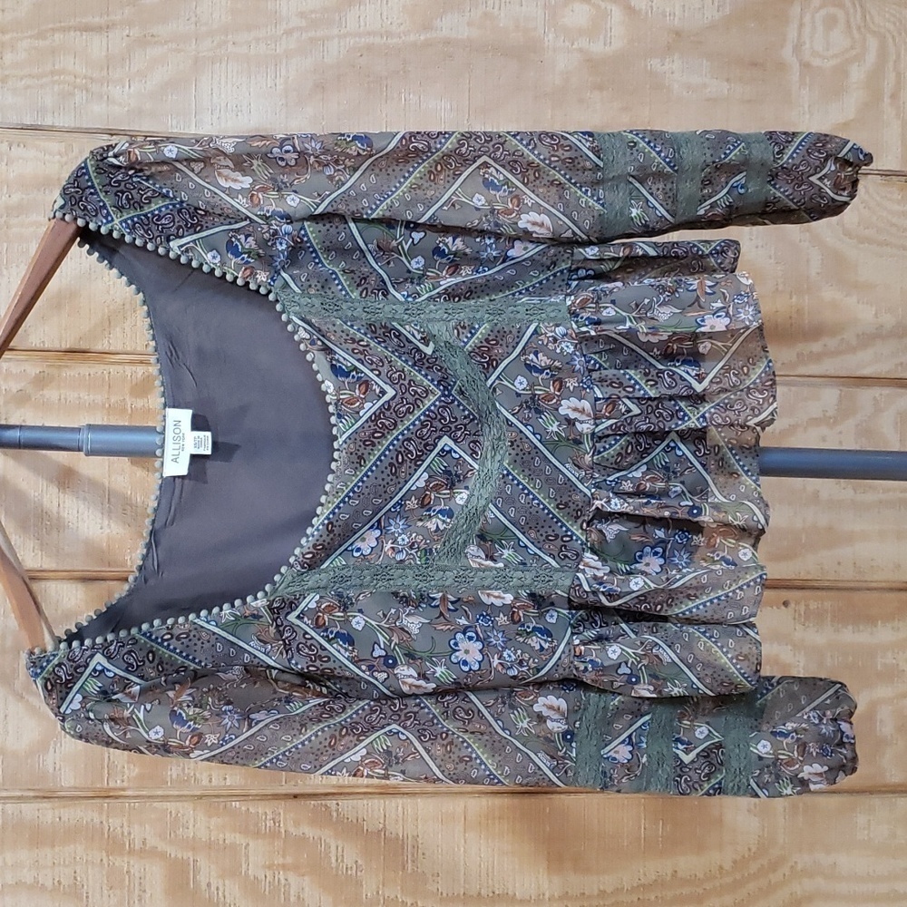 Allison New York Olive Green Paisley Print Boat Neck Crop Top Size XS